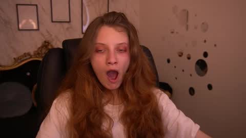 Foxy online show from June 5, 2026, 12:44 pm