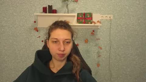 Elli online show from December 18, 2025, 5:35 am