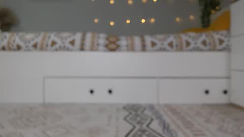 Anna online show from December 19, 2025, 6:59 pm