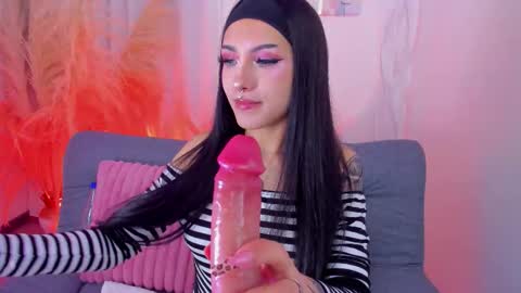 Zoe  online show from November 17, 2025, 2:17 am