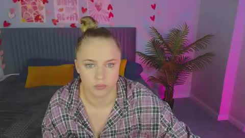 Amyy online show from June 15, 2026, 12:57 am