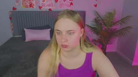 Amyy online show from June 26, 2026, 1:43 am