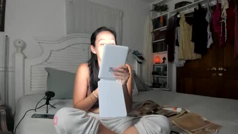 Snapshot of cutelittlemama0418 chatting on September 11, 2025, 10:48 am Cutelittlemama0418 Lola online show from September 11, 2025, 10:48 am