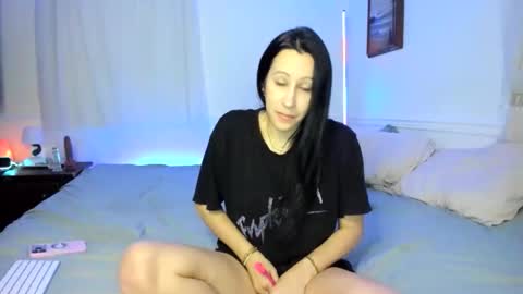 Snapshot of cutelittlemama0418 chatting on April 1, 2026, 10:16 am Cutelittlemama0418 Lola online show from April 1, 2026, 10:16 am