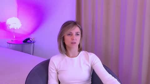 Snapshot of cutemirage chatting on October 21, 2025, 2:18 pm cutemirage online show from October 21, 2025, 2:18 pm