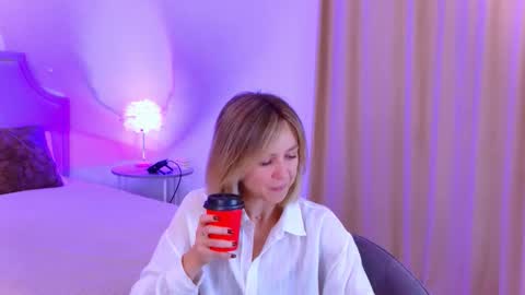 Snapshot of cutemirage chatting on November 5, 2025, 2:39 pm cutemirage online show from November 5, 2025, 2:39 pm