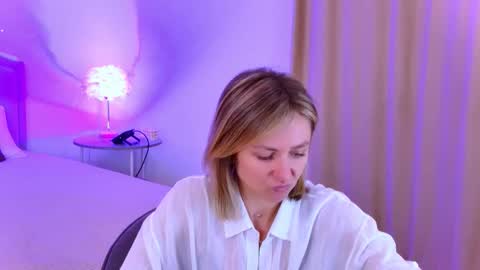 Snapshot of cutemirage chatting on November 6, 2025, 2:40 pm cutemirage online show from November 6, 2025, 2:40 pm