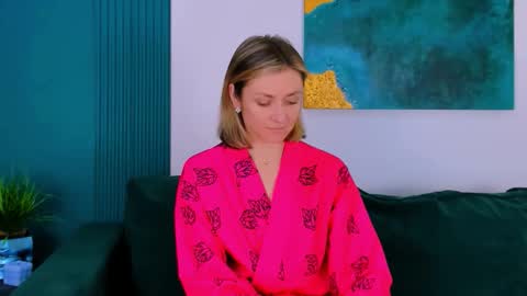 Snapshot of cutemirage chatting on November 16, 2025, 2:55 pm cutemirage online show from November 16, 2025, 2:55 pm