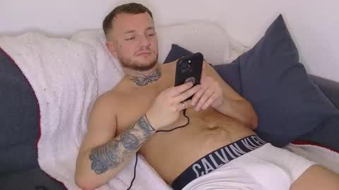cutescottishlad online show from October 14, 2025, 5:25 pm