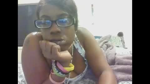 mary mack online show from November 18, 2025, 9:41 pm