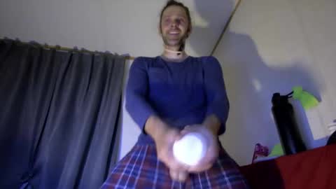 cuteteddybare online show from June 9, 2026, 7:09 am