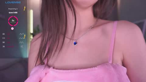 Julia online show from November 11, 2025, 1:22 pm