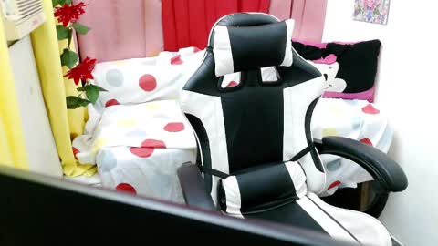 Snapshot of cuteychub chatting on January 15, 2026, 2:21 pm cuteychub online show from January 15, 2026, 2:21 pm