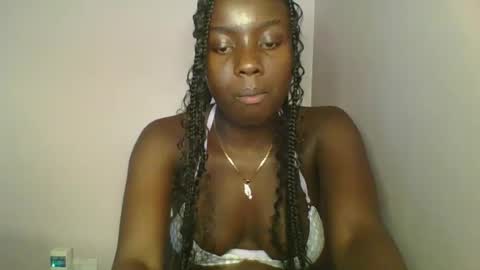 cutie_choco online show from October 4, 2025, 7:23 pm