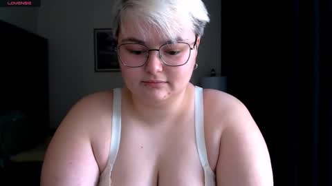 Sophie  Lilith online show from November 28, 2025, 7:22 am