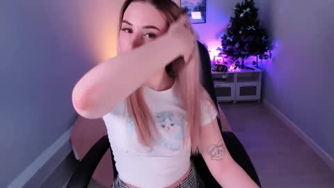  Your Louise  follow me  online show from December 18, 2024, 3:47 am