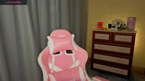 Snapshot of cutie_mili chatting on April 24, 2026, 10:28 am mili online show from April 24, 2026, 10:28 am