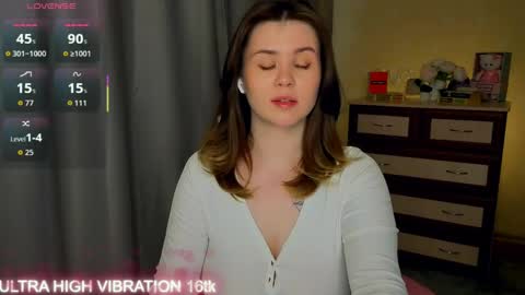 Snapshot of cutie_mili chatting on May 18, 2026, 9:37 am mili online show from May 18, 2026, 9:37 am