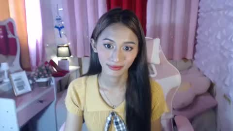 cutie_mitcha online show from September 24, 2025, 1:31 am