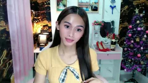 cutie_mitcha online show from October 18, 2025, 3:53 am