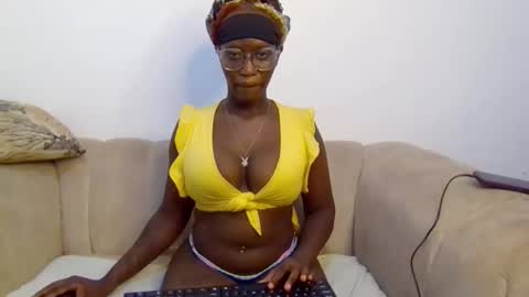 Snapshot of cutie_pumpkin_ chatting on April 17, 2026, 12:19 pm CUTIE online show from April 17, 2026, 12:19 pm