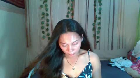 cutie_rona online show from November 26, 2025, 4:13 am