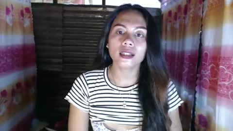 cutie_rona online show from December 5, 2025, 6:22 am