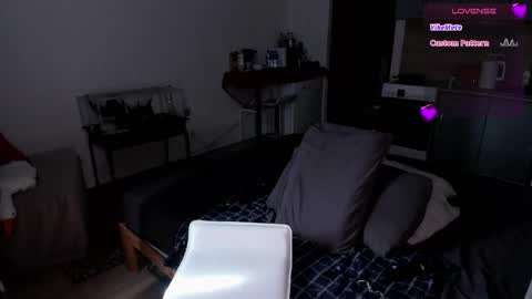 Kira online show from April 21, 2026, 7:47 am