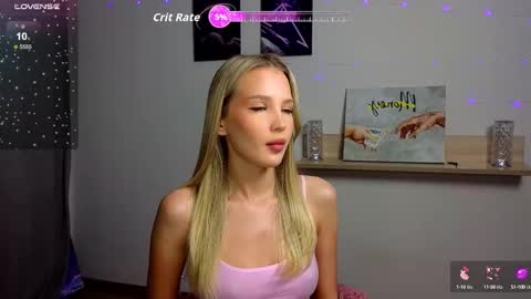 cutiefull_lion online show from September 29, 2025, 5:45 am