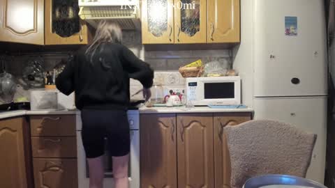 cutiekitty_cb online show from January 22, 2025, 1:21 pm