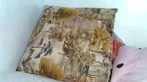 cuttey_slim online show from September 11, 2025, 12:16 pm