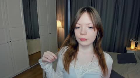 Snapshot of cuty_petite chatting on February 21, 2026, 5:19 am Anne online show from February 21, 2026, 5:19 am