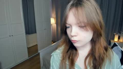 Snapshot of cuty_petite chatting on March 1, 2026, 5:09 am Anne online show from March 1, 2026, 5:09 am