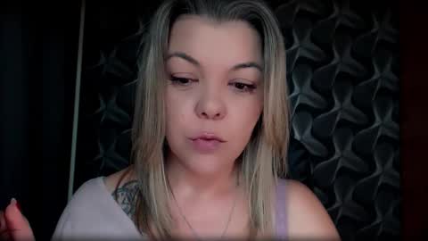 Snapshot of cyberdomme chatting on January 18, 2026, 10:46 pm Full time mean bitch. online show from January 18, 2026, 10:46 pm