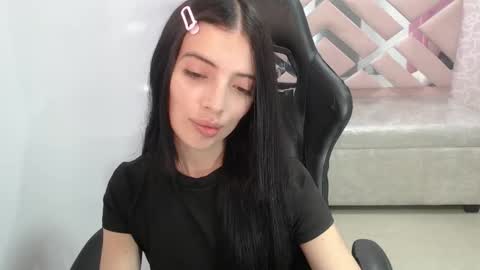 CINTIA ARAUJO online show from November 9, 2025, 11:52 am