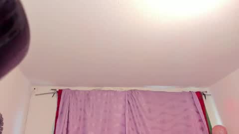 Cynthia online show from November 12, 2025, 1:33 pm