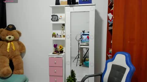 Cynthia online show from April 13, 2026, 12:10 pm