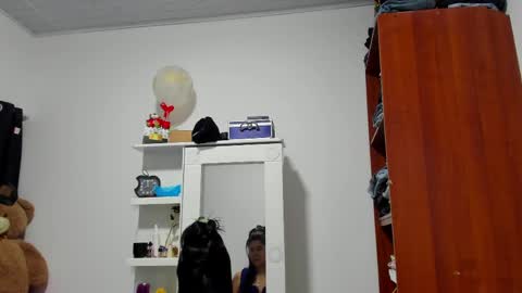 Cynthia online show from April 22, 2026, 12:07 pm