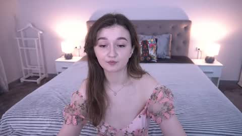 Cyrena online show from June 5, 2026, 12:55 pm