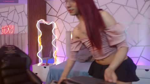 cyrus_tay online show from November 26, 2025, 5:58 pm