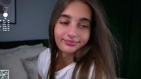 Isabella online show from October 23, 2025, 1:05 am