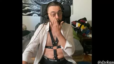 d1ckass online show from November 12, 2025, 11:32 am