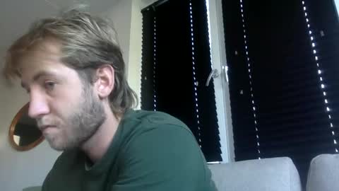 d3nnis_123 online show from October 9, 2025, 8:56 am