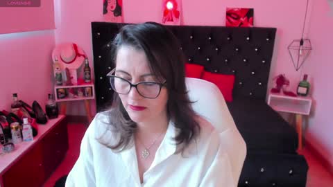 Mia  online show from January 16, 2025, 12:09 pm