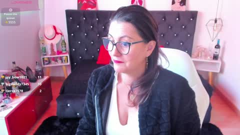 Mia  online show from January 17, 2025, 2:39 pm