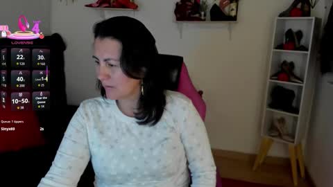 Mia  online show from September 20, 2025, 11:28 pm