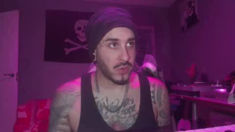 Snapshot of dabirdfree chatting on December 1, 2025, 4:28 am Destroyer online show from December 1, 2025, 4:28 am