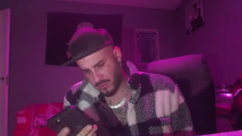 Snapshot of dabirdfree chatting on December 4, 2025, 3:27 am Destroyer online show from December 4, 2025, 3:27 am