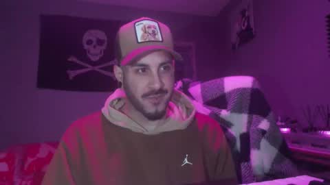 Snapshot of dabirdfree chatting on December 22, 2025, 3:47 am Destroyer online show from December 22, 2025, 3:47 am