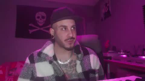 Snapshot of dabirdfree chatting on December 23, 2025, 12:52 am Destroyer online show from December 23, 2025, 12:52 am